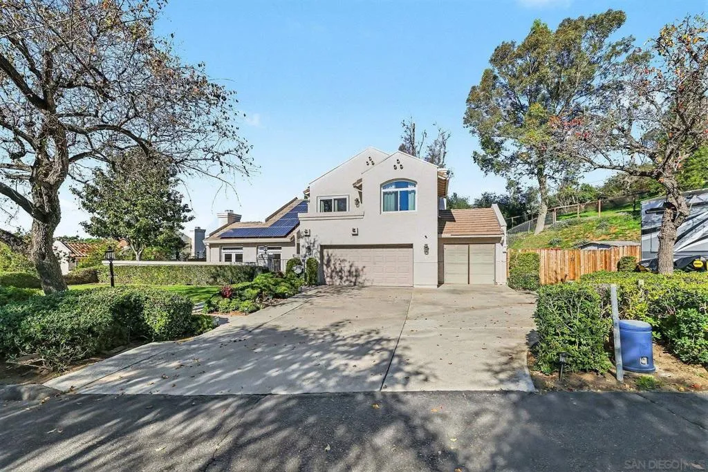 627 Valley Grove Ln, Escondido, California 92025 home-pic-3