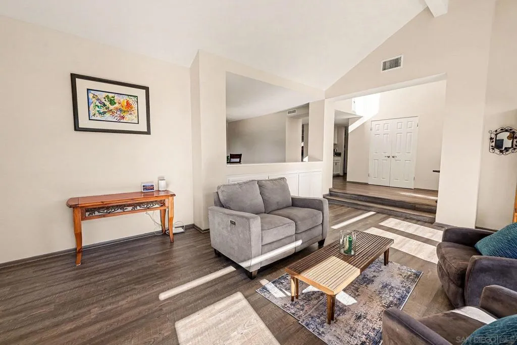 627 Valley Grove Ln, Escondido, California 92025 home-pic-7