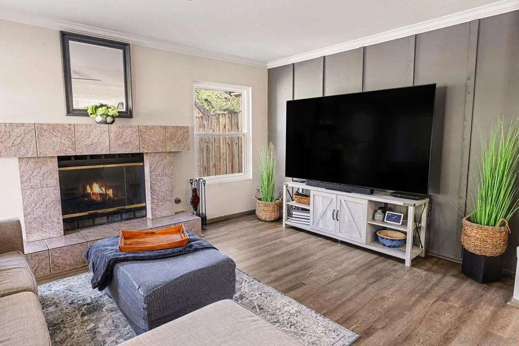 627 Valley Grove Ln, Escondido, California 92025 home-pic-9