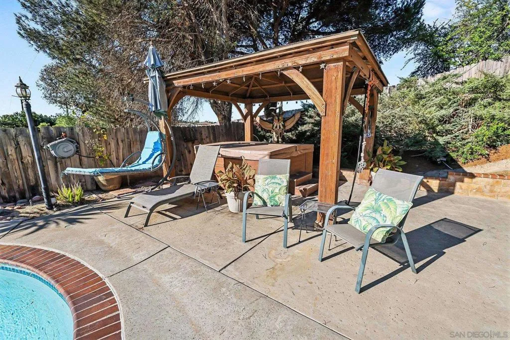 627 Valley Grove Ln, Escondido, California 92025 home-pic-31
