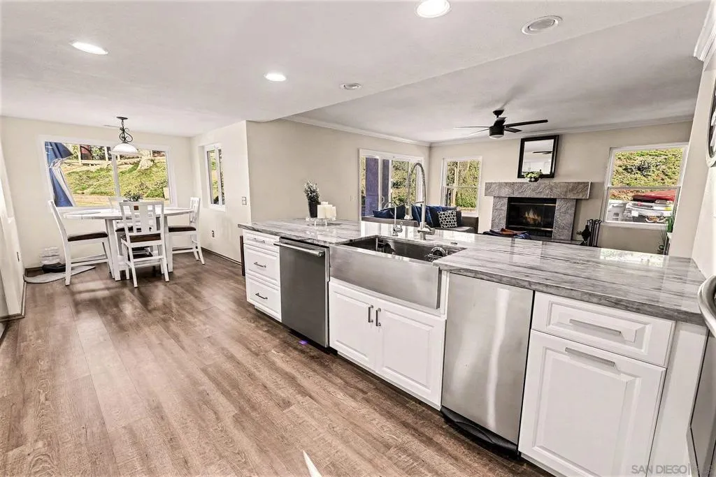 627 Valley Grove Ln, Escondido, California 92025 home-pic-12