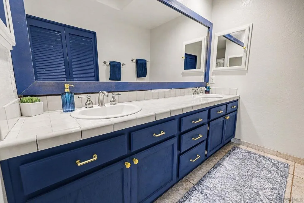 627 Valley Grove Ln, Escondido, California 92025 home-pic-18