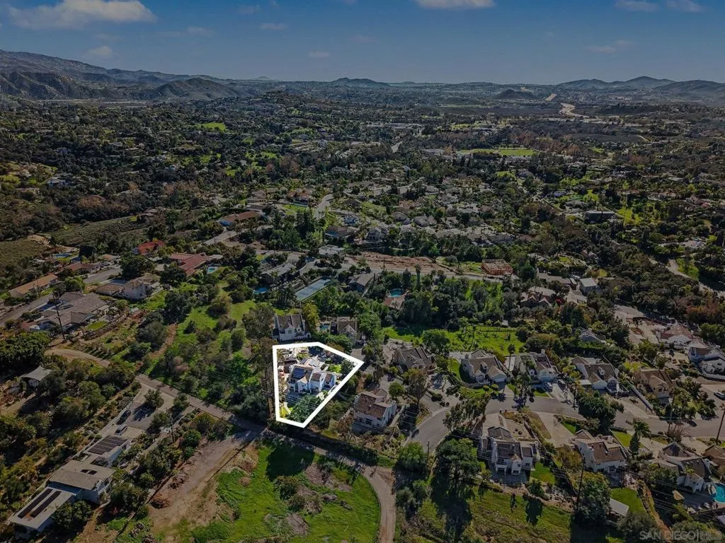 627 Valley Grove Ln, Escondido, California 92025 home-pic-40