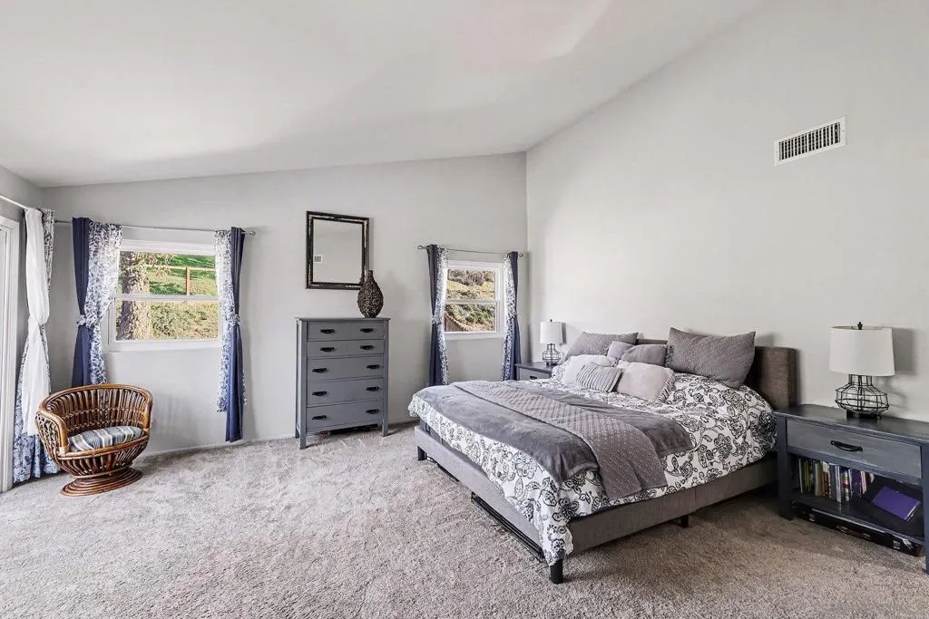 627 Valley Grove Ln, Escondido, California 92025 home-pic-16
