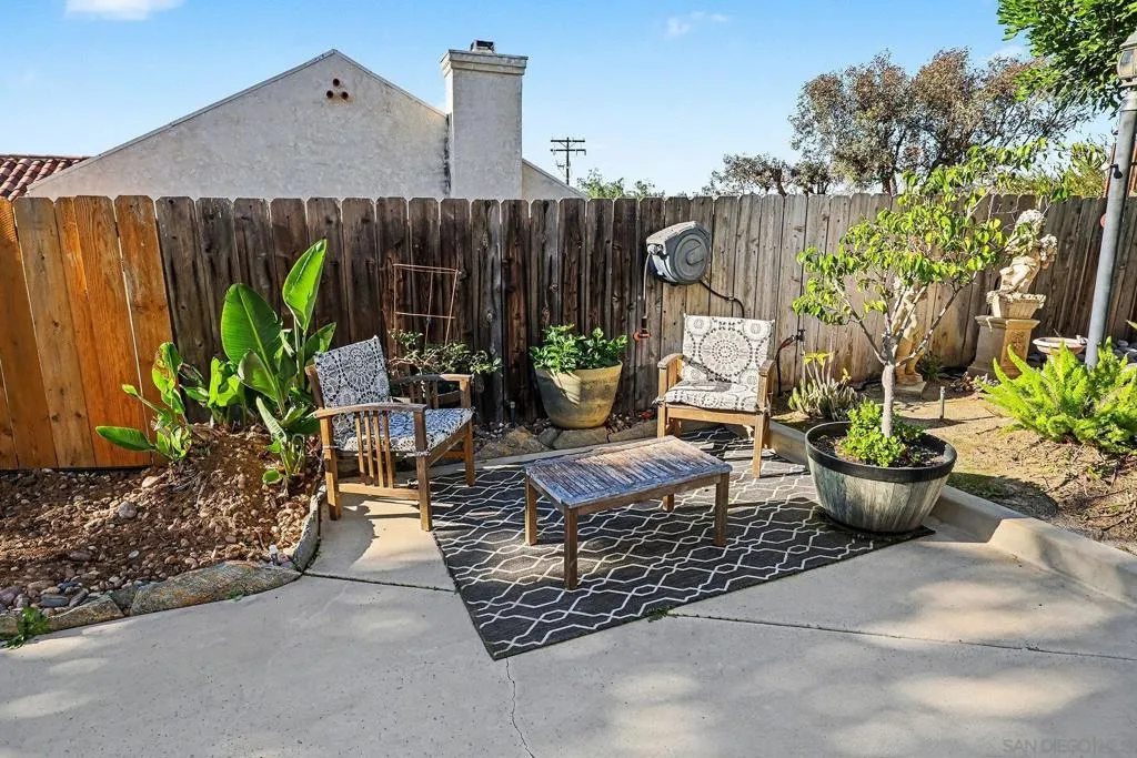 627 Valley Grove Ln, Escondido, California 92025 home-pic-34