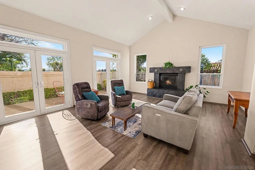 627 Valley Grove Ln, Escondido, California 92025 home-pic-5