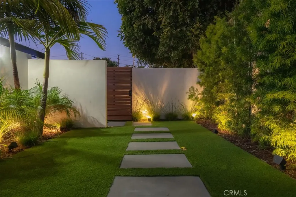 966 Rosecrans Avenue, Manhattan Beach, California 90266 home-pic-28