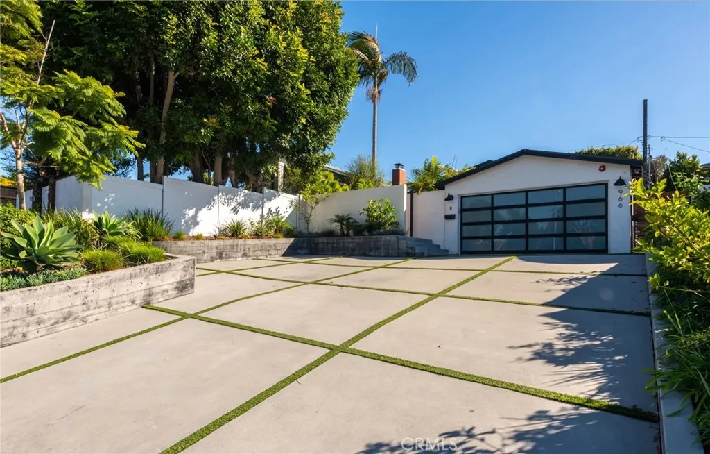 966 Rosecrans Avenue, Manhattan Beach, California 90266 home-pic-1