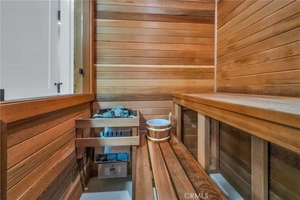 966 Rosecrans Avenue, Manhattan Beach, California 90266 home-pic-18
