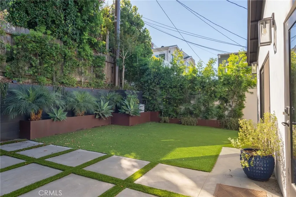 966 Rosecrans Avenue, Manhattan Beach, California 90266 home-pic-24