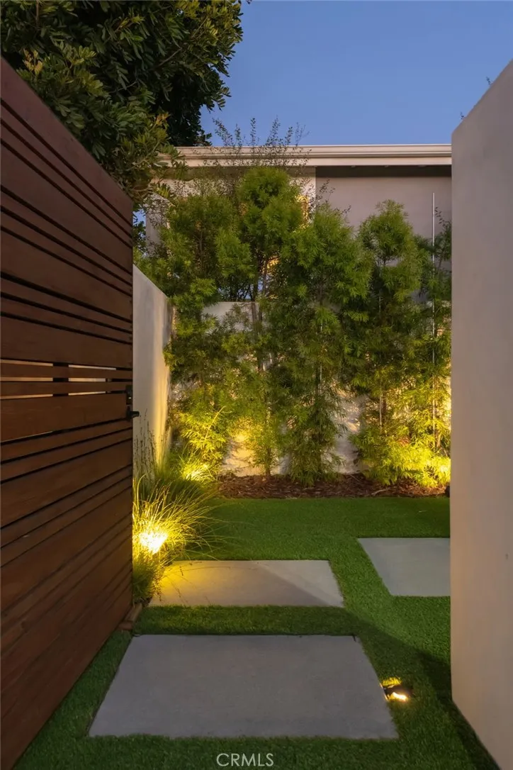 966 Rosecrans Avenue, Manhattan Beach, California 90266 home-pic-29