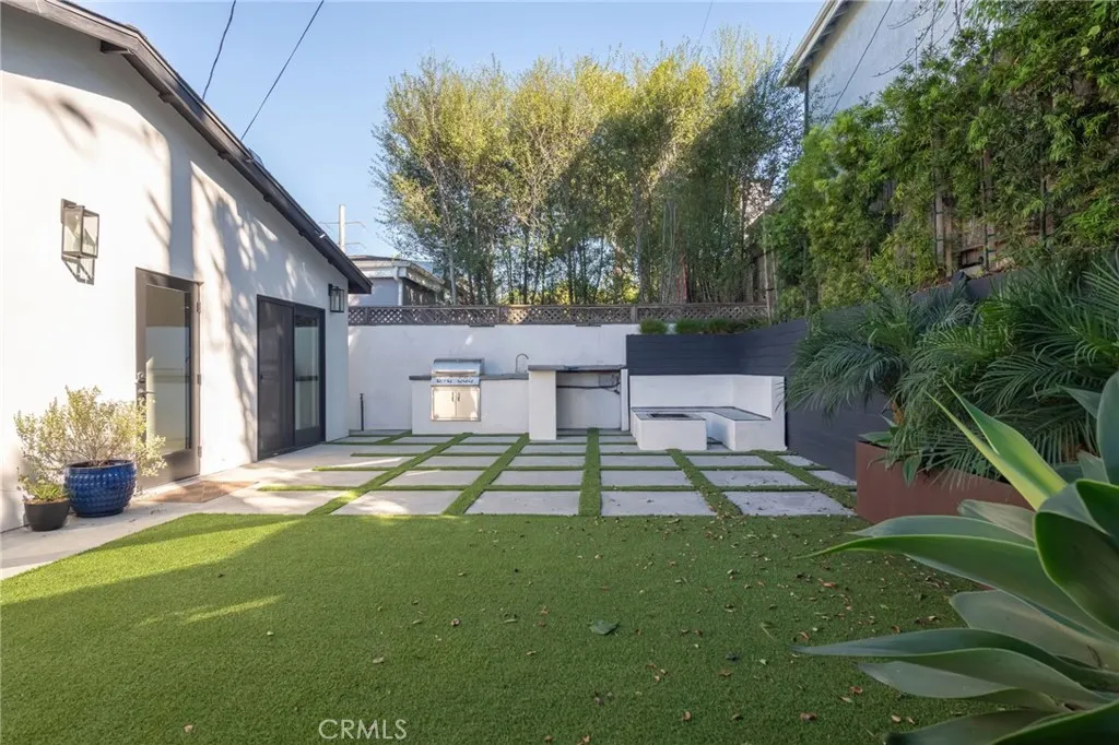966 Rosecrans Avenue, Manhattan Beach, California 90266 home-pic-23