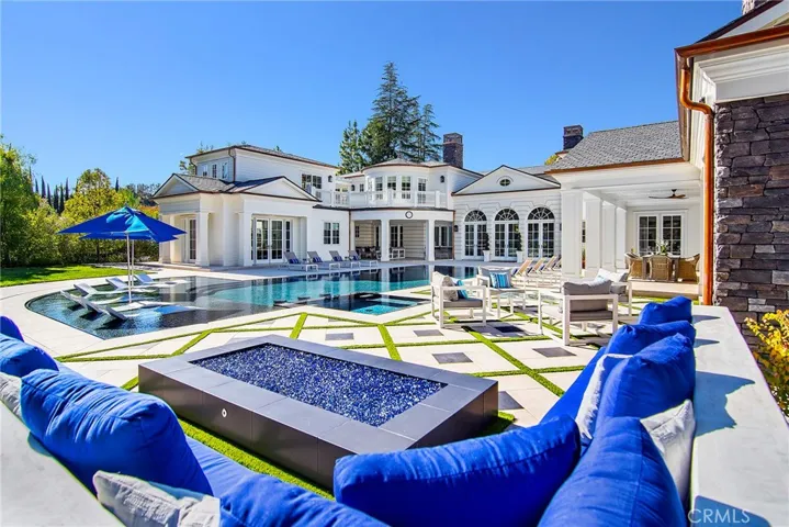 Fire pit