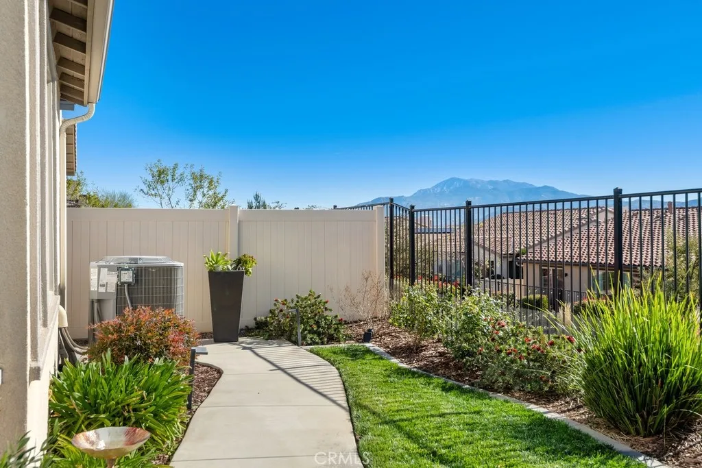 1641 Park Run Lane, Beaumont, California 92223 home-pic-32