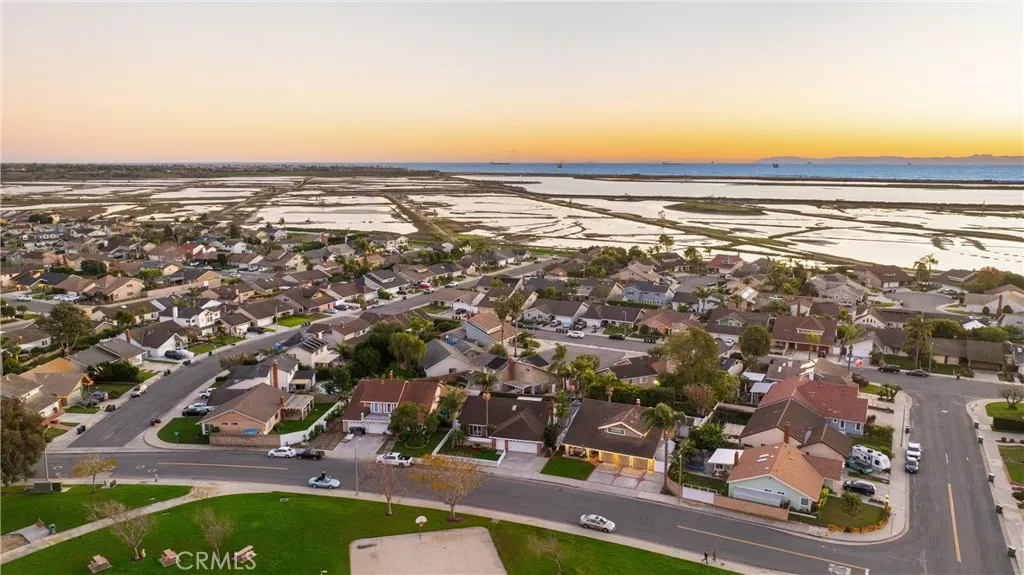 5642 Brighton Drive, Huntington Beach, California 92649 home-pic-5