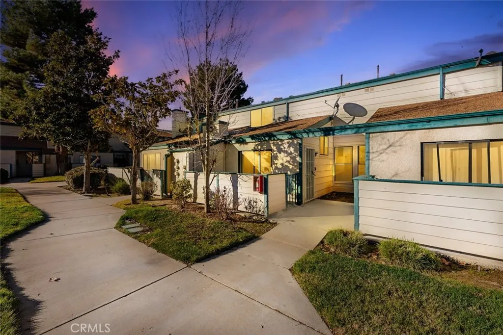 44526 15th Street E 4, Lancaster, California 93535 home-pic-1