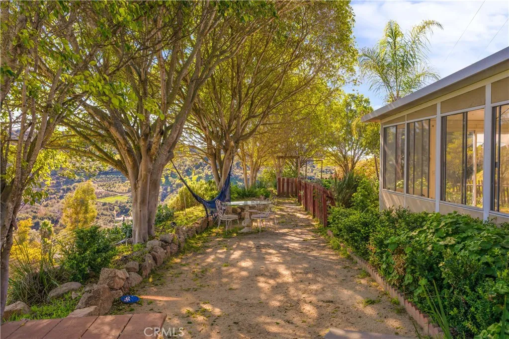 2311 Rose Road, Fallbrook, California 92028 home-pic-2
