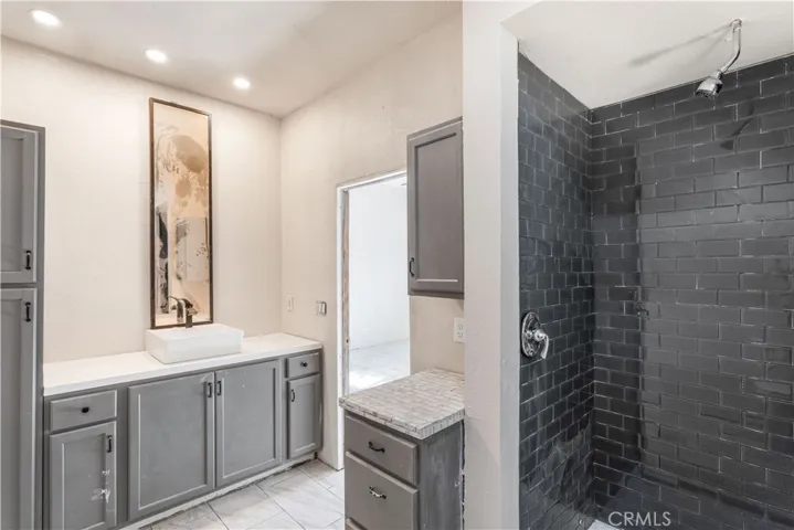 Casita bathroom.