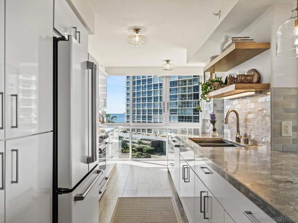 1750 Avenida Del Mundo 404, Coronado, California 92118 home-pic-23