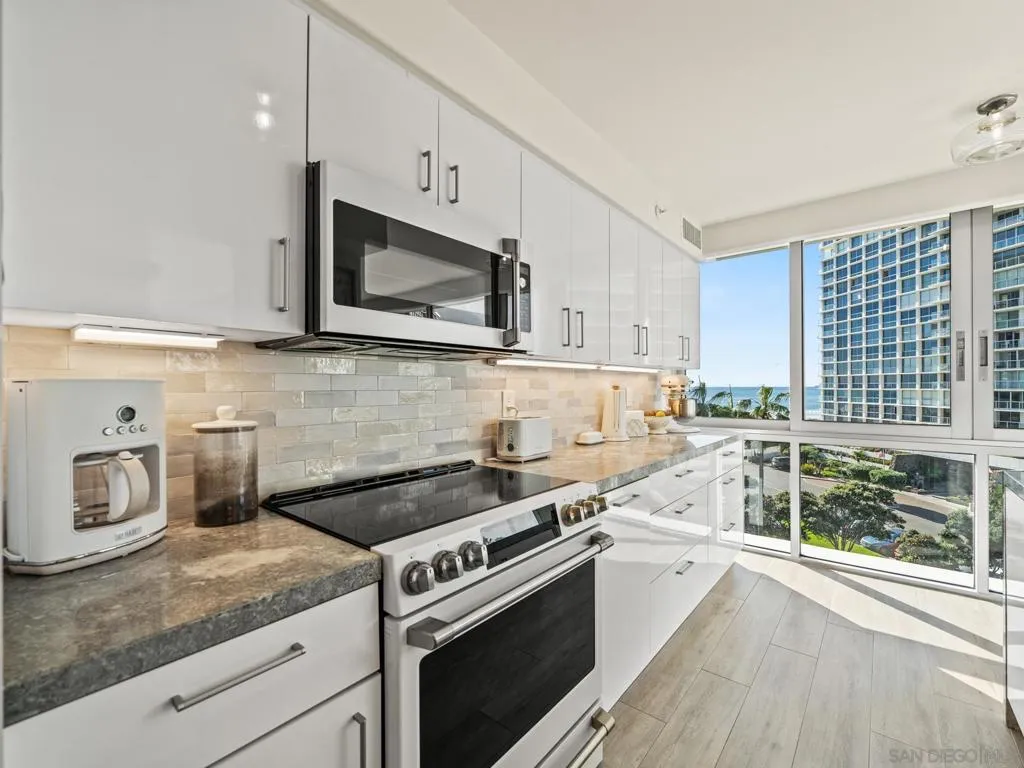 1750 Avenida Del Mundo 404, Coronado, California 92118 home-pic-20