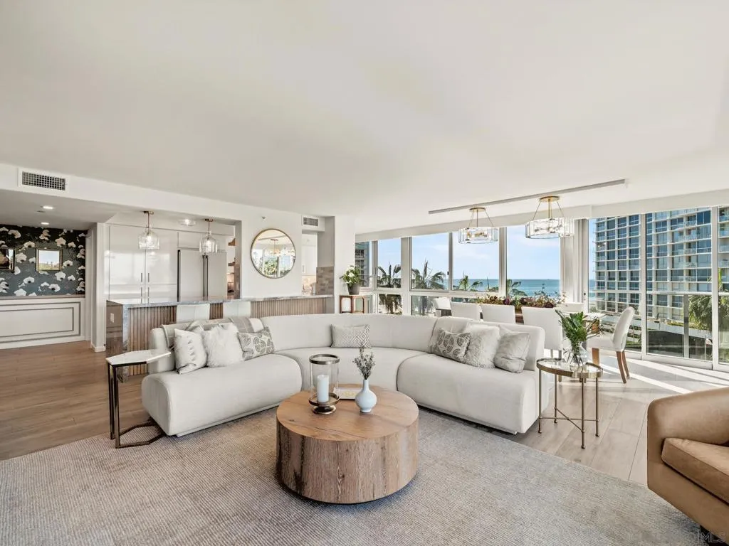 1750 Avenida Del Mundo 404, Coronado, California 92118 home-pic-1