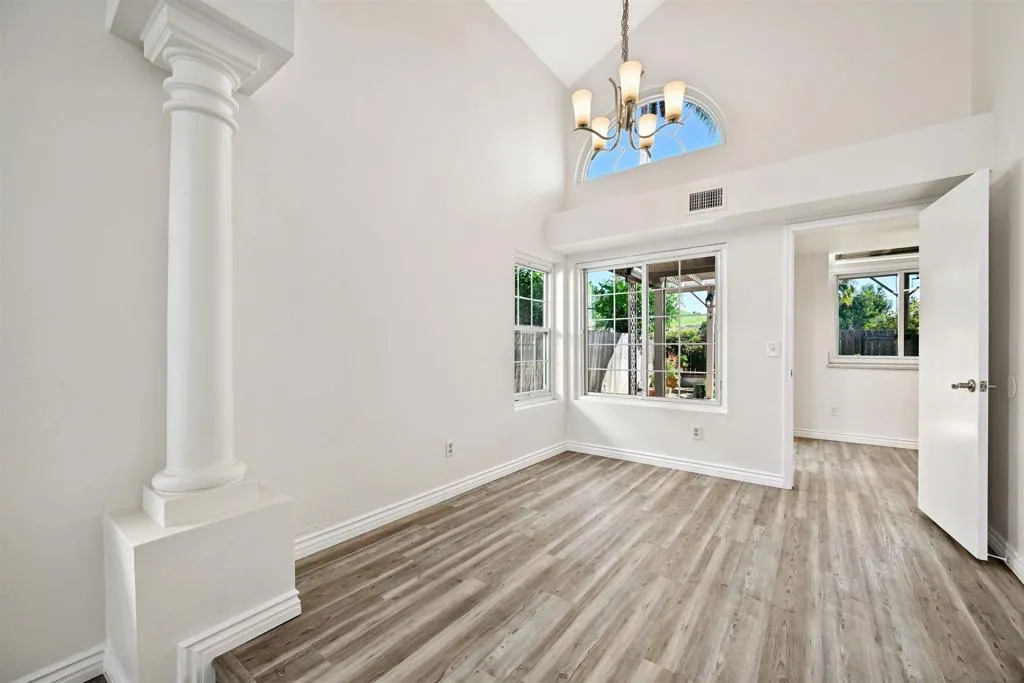 1749 Via Allena, Oceanside, California 92056 home-pic-3