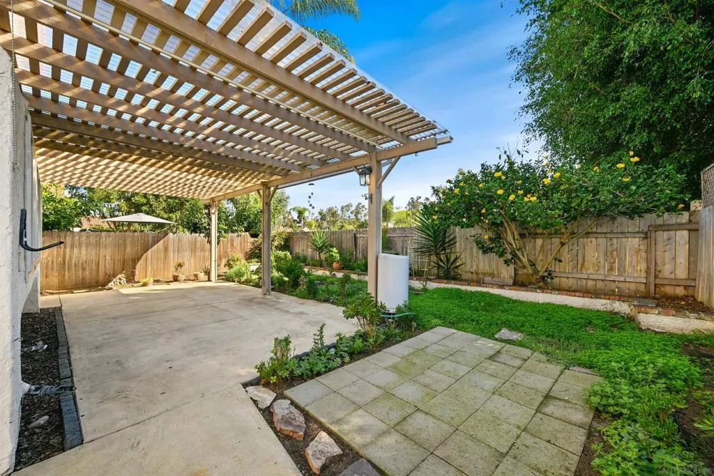 1749 Via Allena, Oceanside, California 92056 home-pic-25
