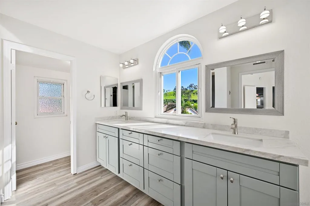 1749 Via Allena, Oceanside, California 92056 home-pic-14