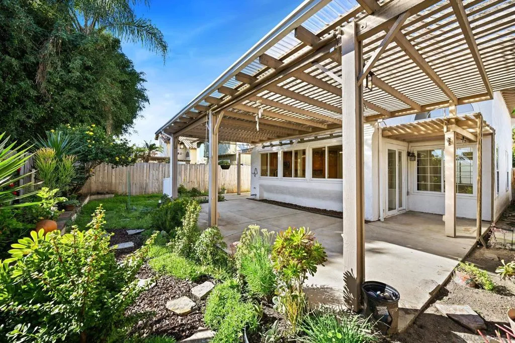 1749 Via Allena, Oceanside, California 92056 home-pic-23