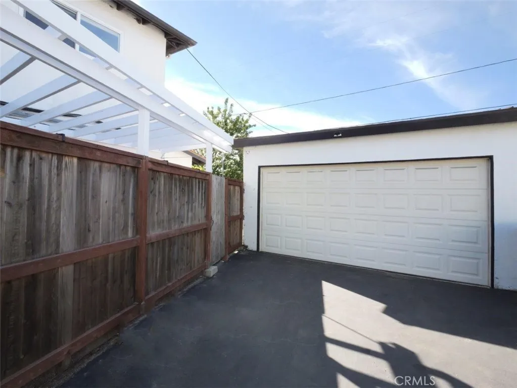 1325 Florwood, Torrance, California 90503 home-pic-28