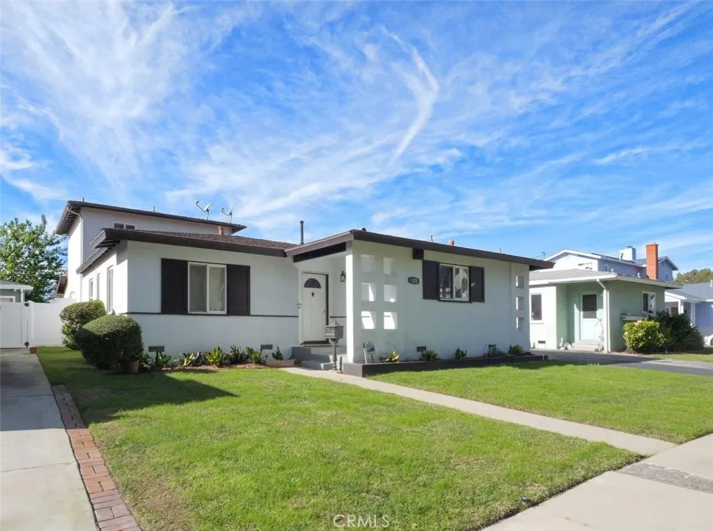 1325 Florwood, Torrance, California 90503 home-pic-2