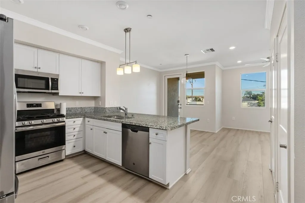 10292 Artesia Boulevard, Bellflower, California 90706 home-pic-7