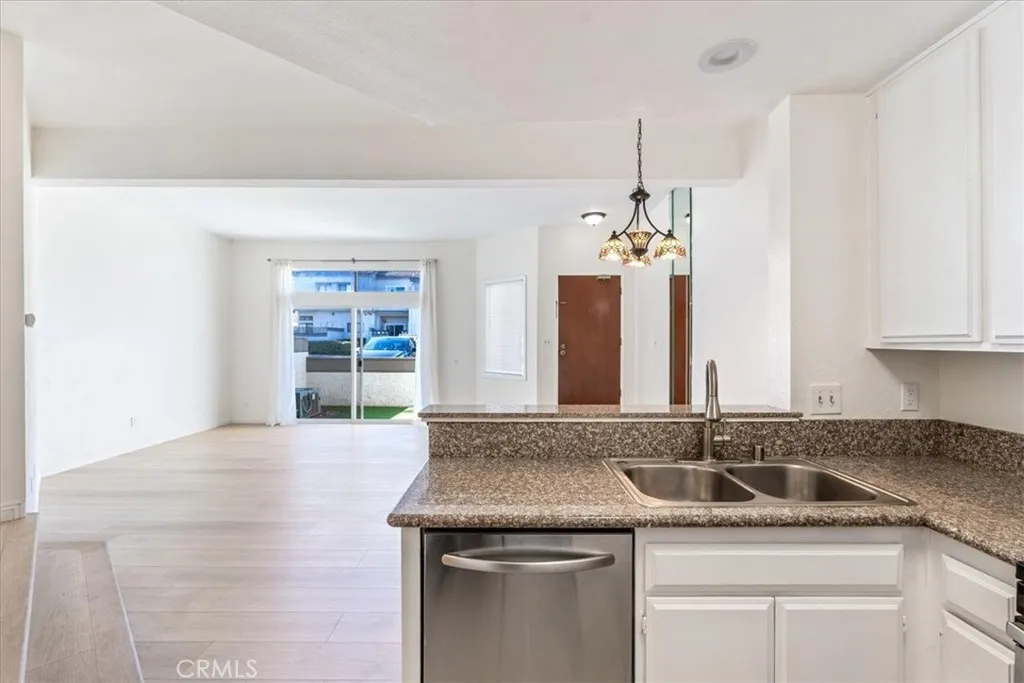 55 Willowcrest, Pomona, California 91766 home-pic-11