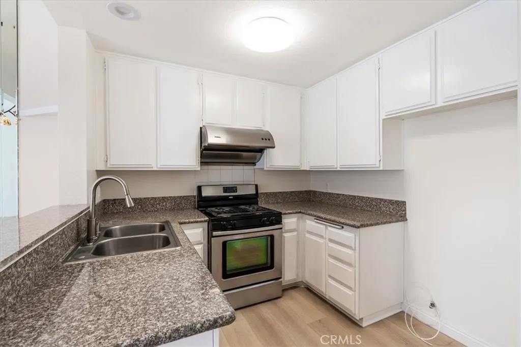 55 Willowcrest, Pomona, California 91766 home-pic-16