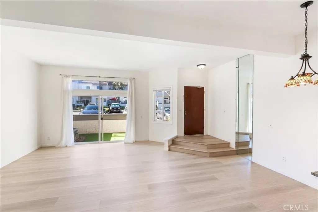 55 Willowcrest, Pomona, California 91766 home-pic-9