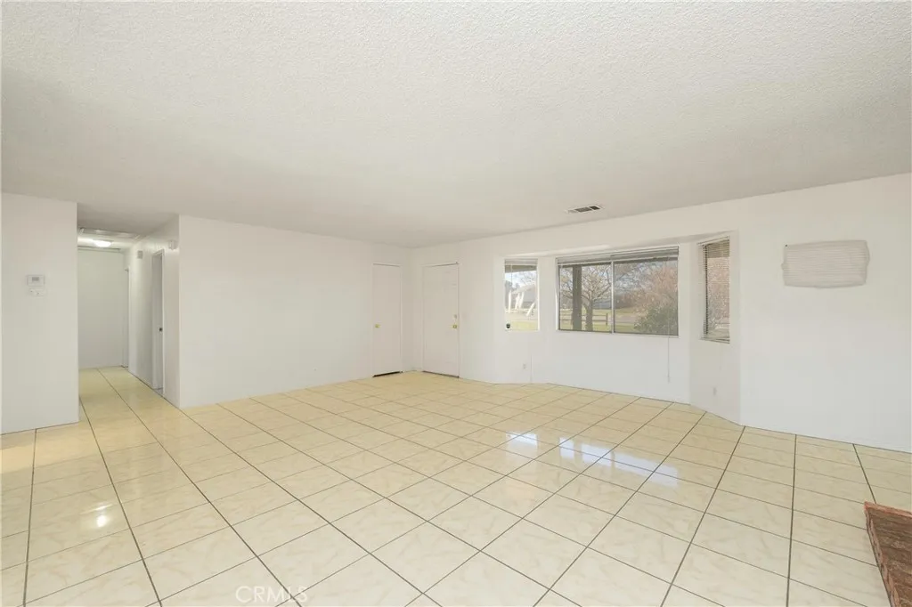 11135 Truchas, Apple Valley, California 92308 home-pic-6