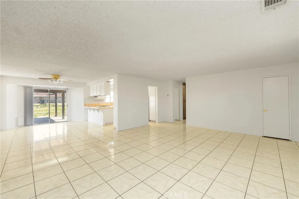 11135 Truchas, Apple Valley, California 92308 home-pic-7