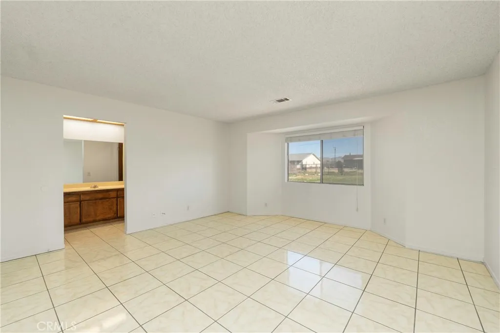 11135 Truchas, Apple Valley, California 92308 home-pic-20