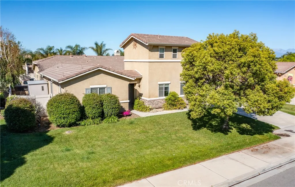 7840 La Cresta Street, Highland, California 92346 home-pic-2