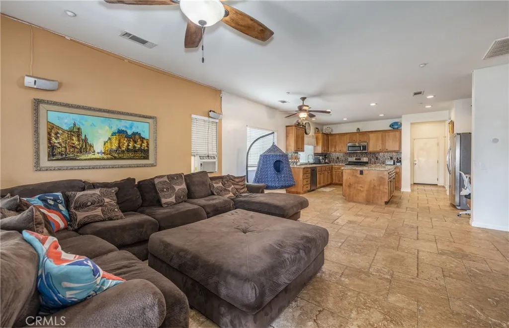 7840 La Cresta Street, Highland, California 92346 home-pic-15