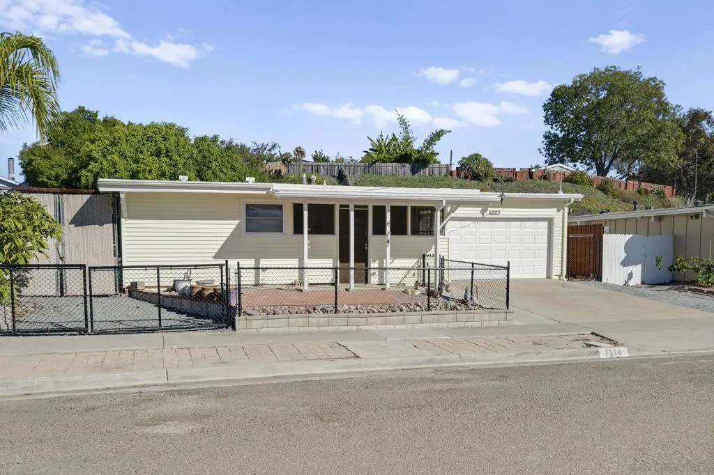 7514 Deville Dr, San Diego, California 92114 home-pic-1