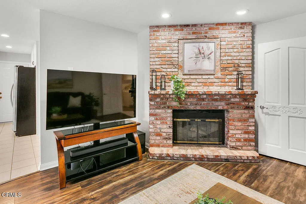 2735 Los Pinos Circle, Camarillo, California 93012 home-pic-30