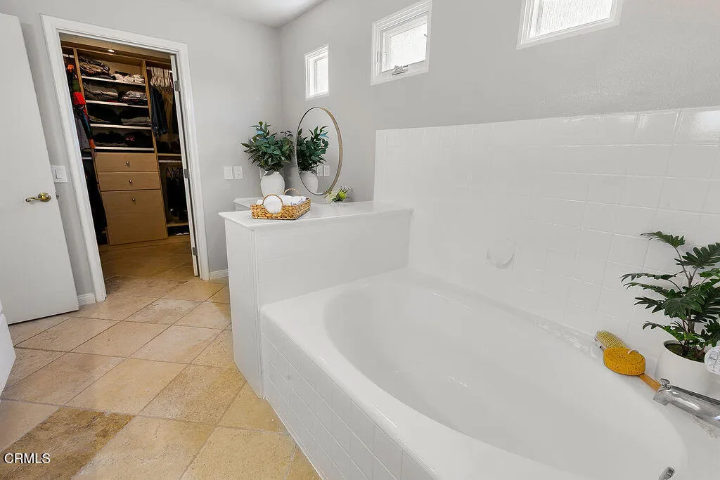 2735 Los Pinos Circle, Camarillo, California 93012 home-pic-38