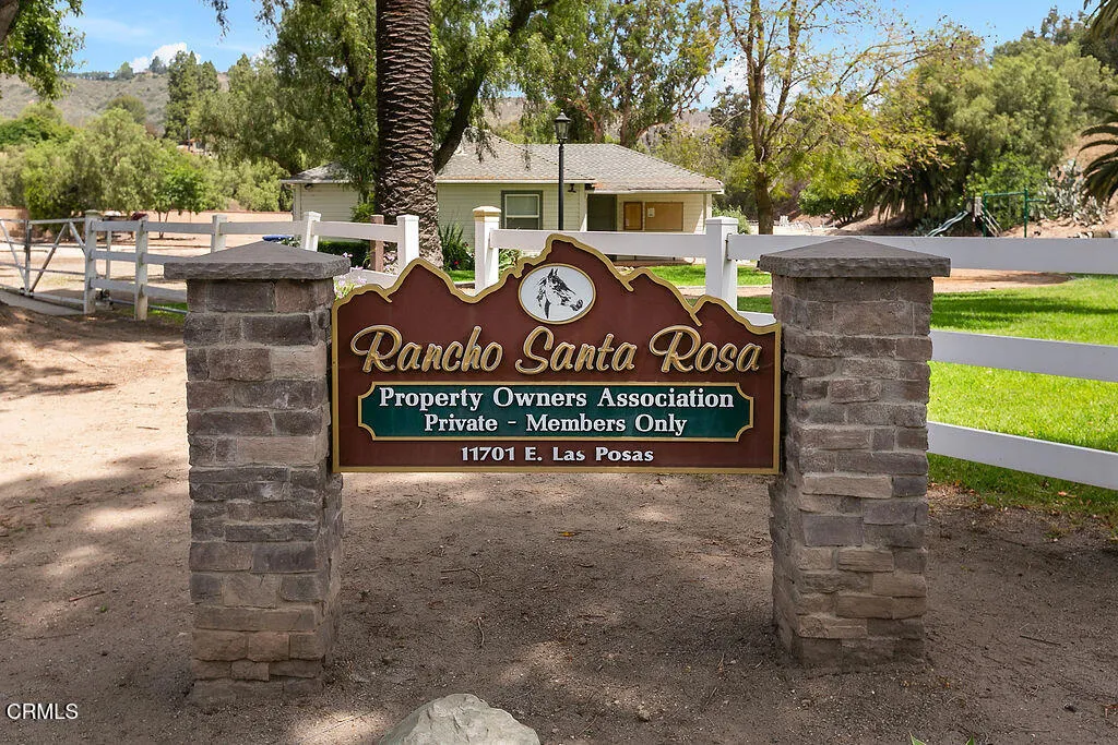 2735 Los Pinos Circle, Camarillo, California 93012 home-pic-72