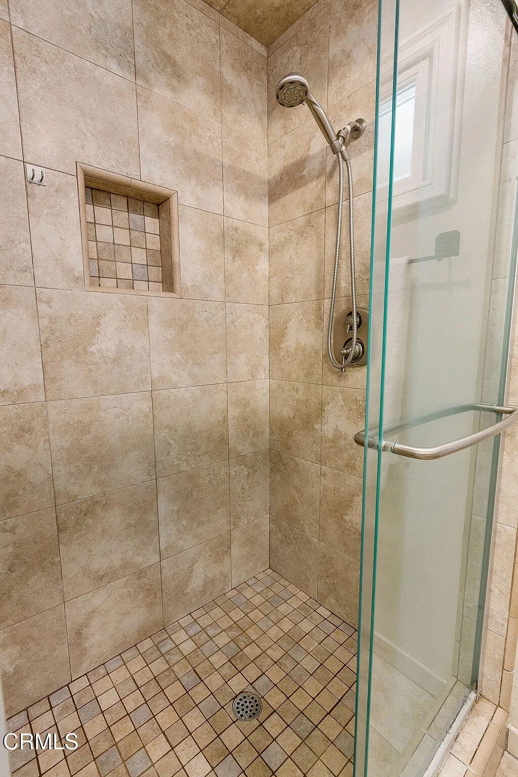 2735 Los Pinos Circle, Camarillo, California 93012 home-pic-39