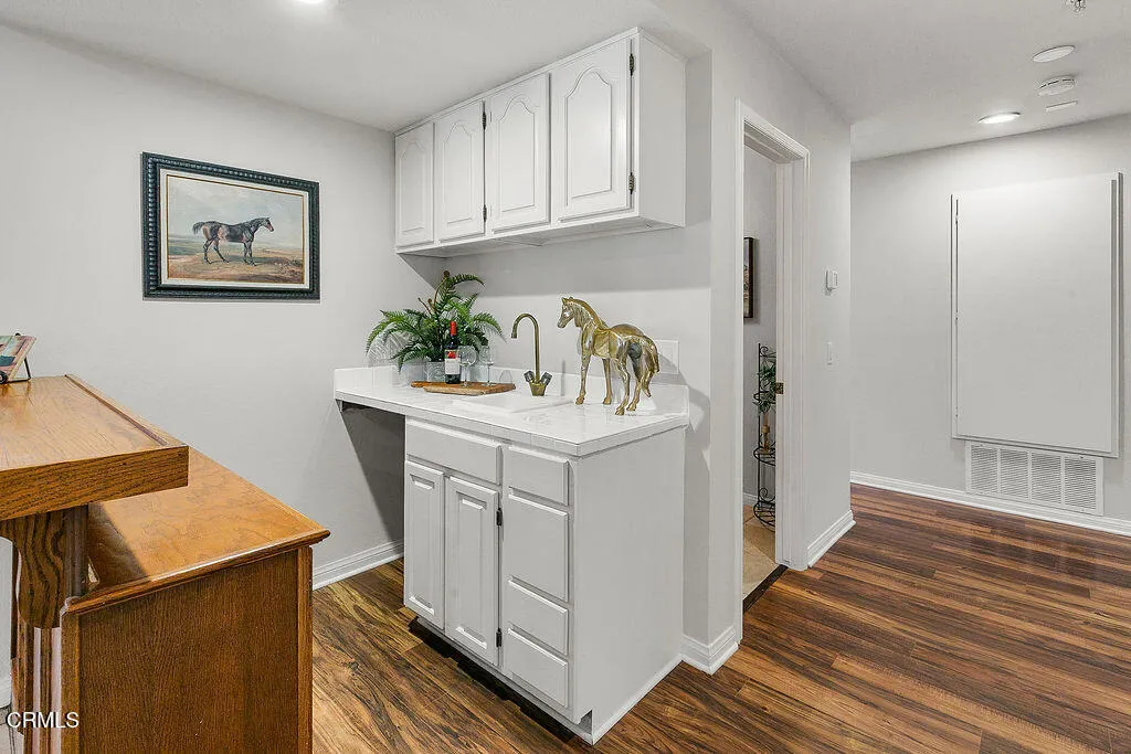 2735 Los Pinos Circle, Camarillo, California 93012 home-pic-31
