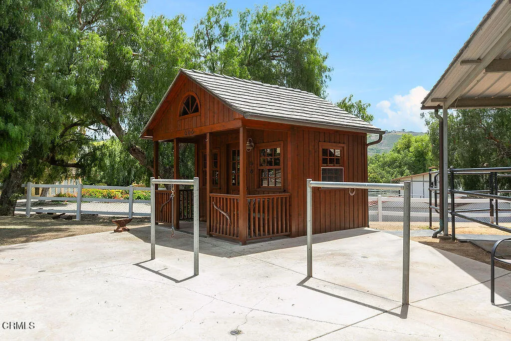 2735 Los Pinos Circle, Camarillo, California 93012 home-pic-67