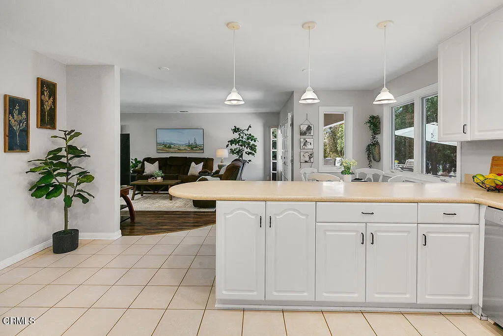 2735 Los Pinos Circle, Camarillo, California 93012 home-pic-23