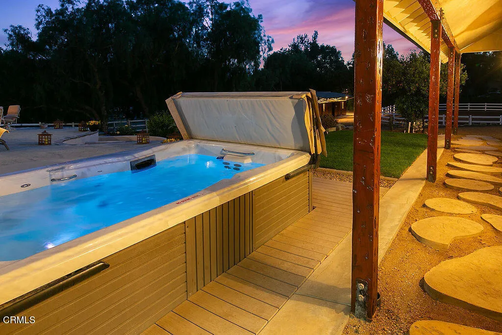 2735 Los Pinos Circle, Camarillo, California 93012 home-pic-48