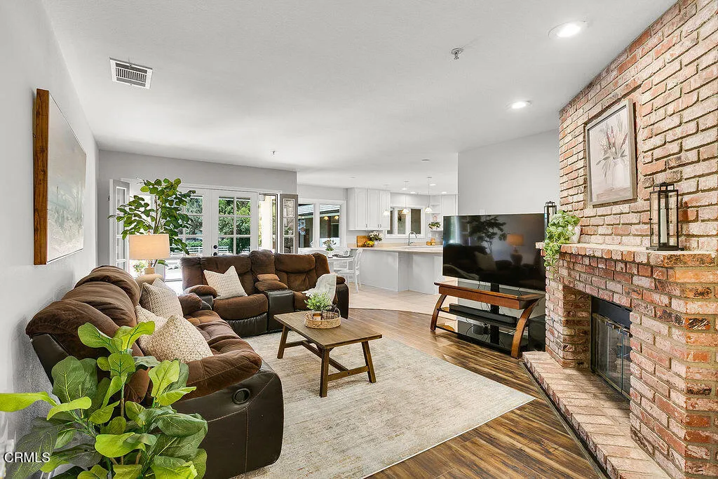 2735 Los Pinos Circle, Camarillo, California 93012 home-pic-29